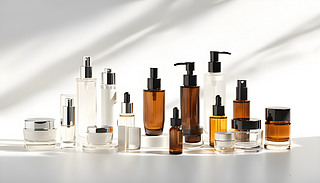 妝字號貼牌代工避坑指南：5大常見陷阱與應(yīng)對策略